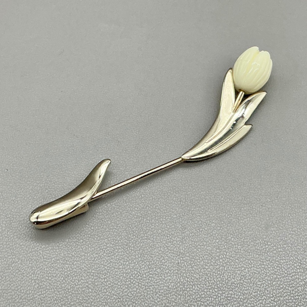 Avon Brooch Vintage Graceful Tulip Flower Gold Tone White Stick Pin 1980 2.5"